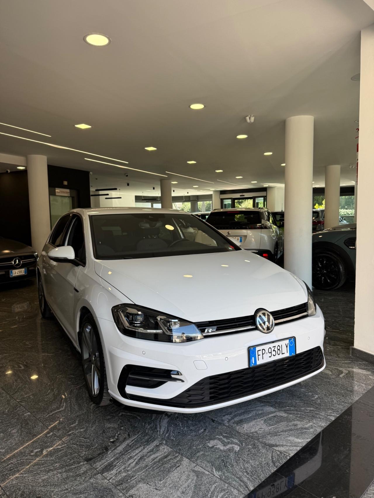 Volkswagen Golf 2.0 TDI DSG 5p R-LINE Highline BlueMotion Technology