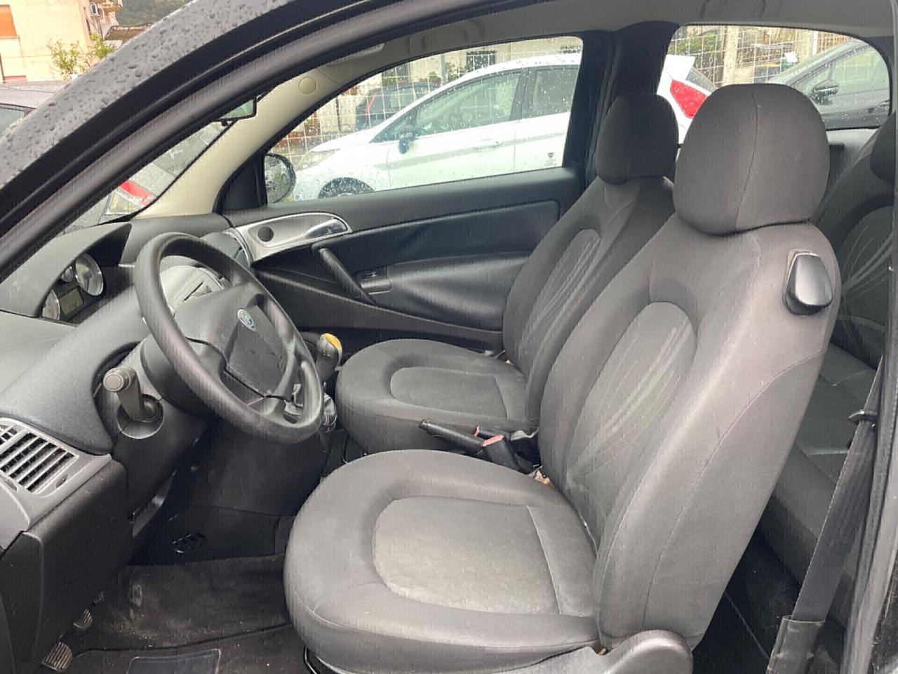 Lancia Ypsilon 1.3 MJT 75 CV Unyca