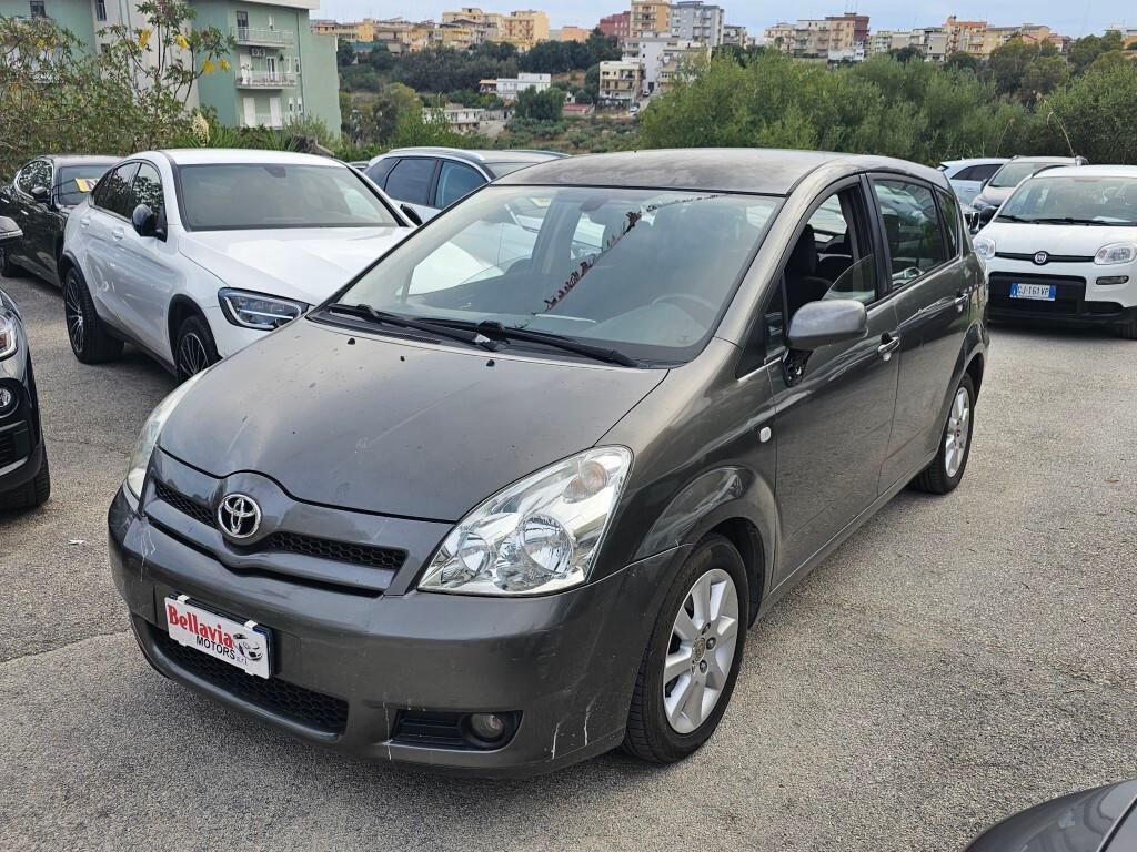 Toyota Corolla Verso 2.2 TD 136CV 7 POSTI