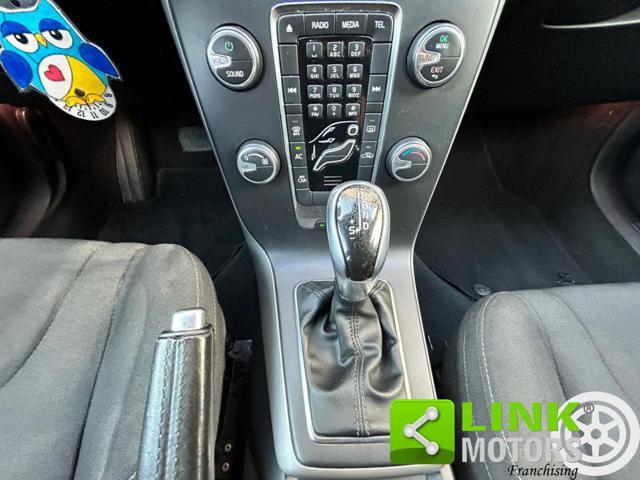 VOLVO V40 Cross Country D2 1.6 Powershift Summum