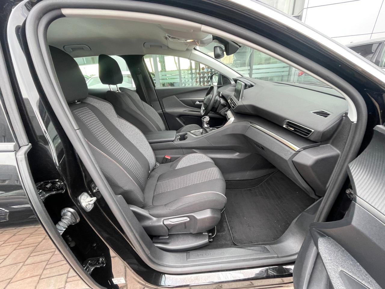 Peugeot 3008 BlueHDi 130 S&S Active Pack