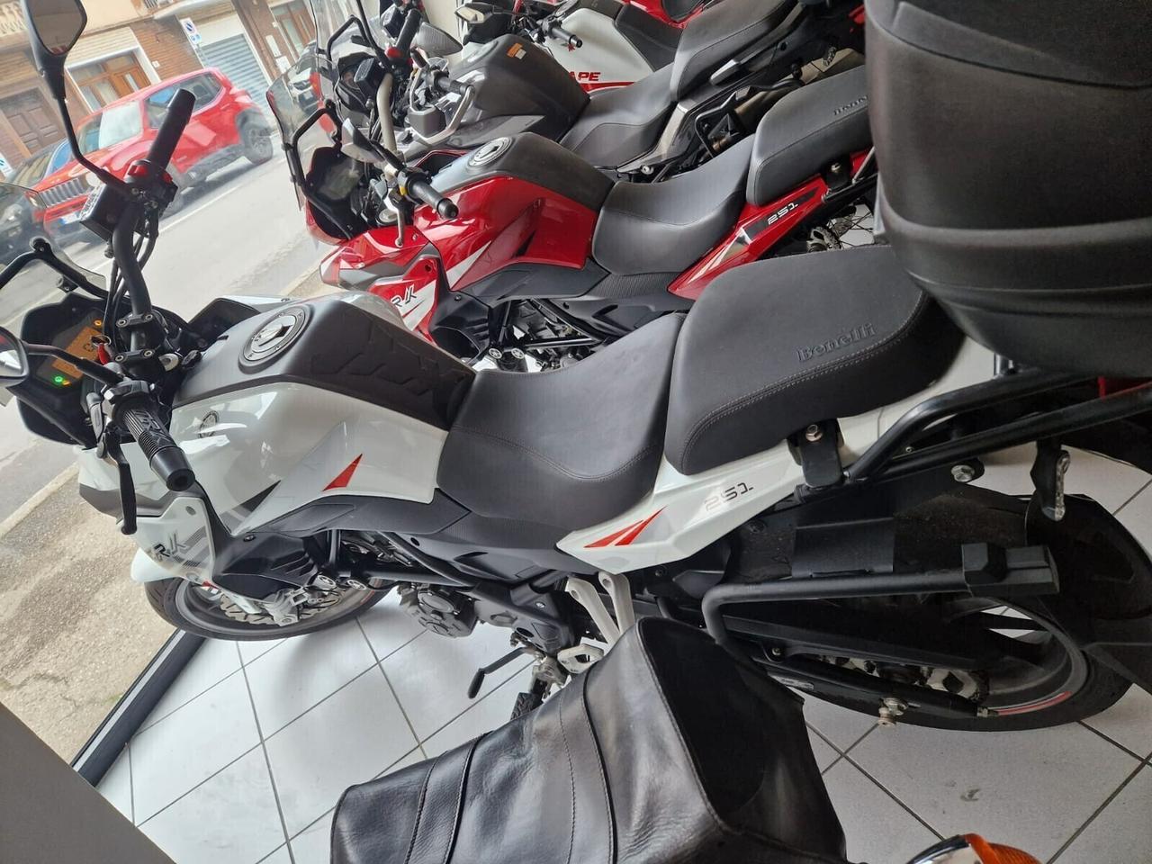 Benelli TRK 250 c.c. Bianco 07/2022