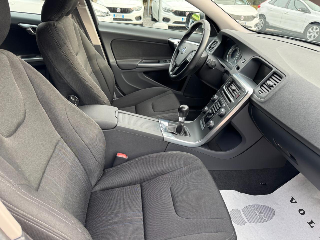 Volvo V60 T3 Momentum