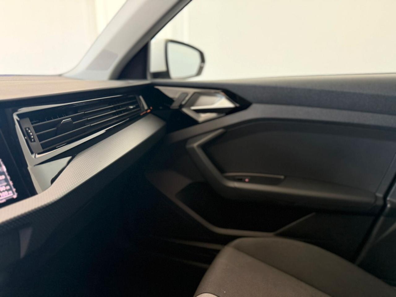 Audi A1 SPB 25 1.0 TFSI Identity Black