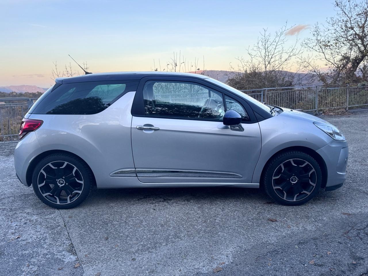 DS 3 1.2 VTI 82 JUST BLACK – FULL OPTIONAL
