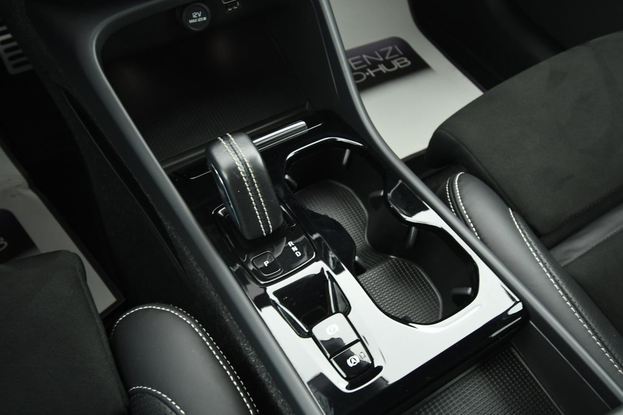VOLVO XC40 1.5 t5 phev R-design auto LED+CAMERA+APP CONNECT