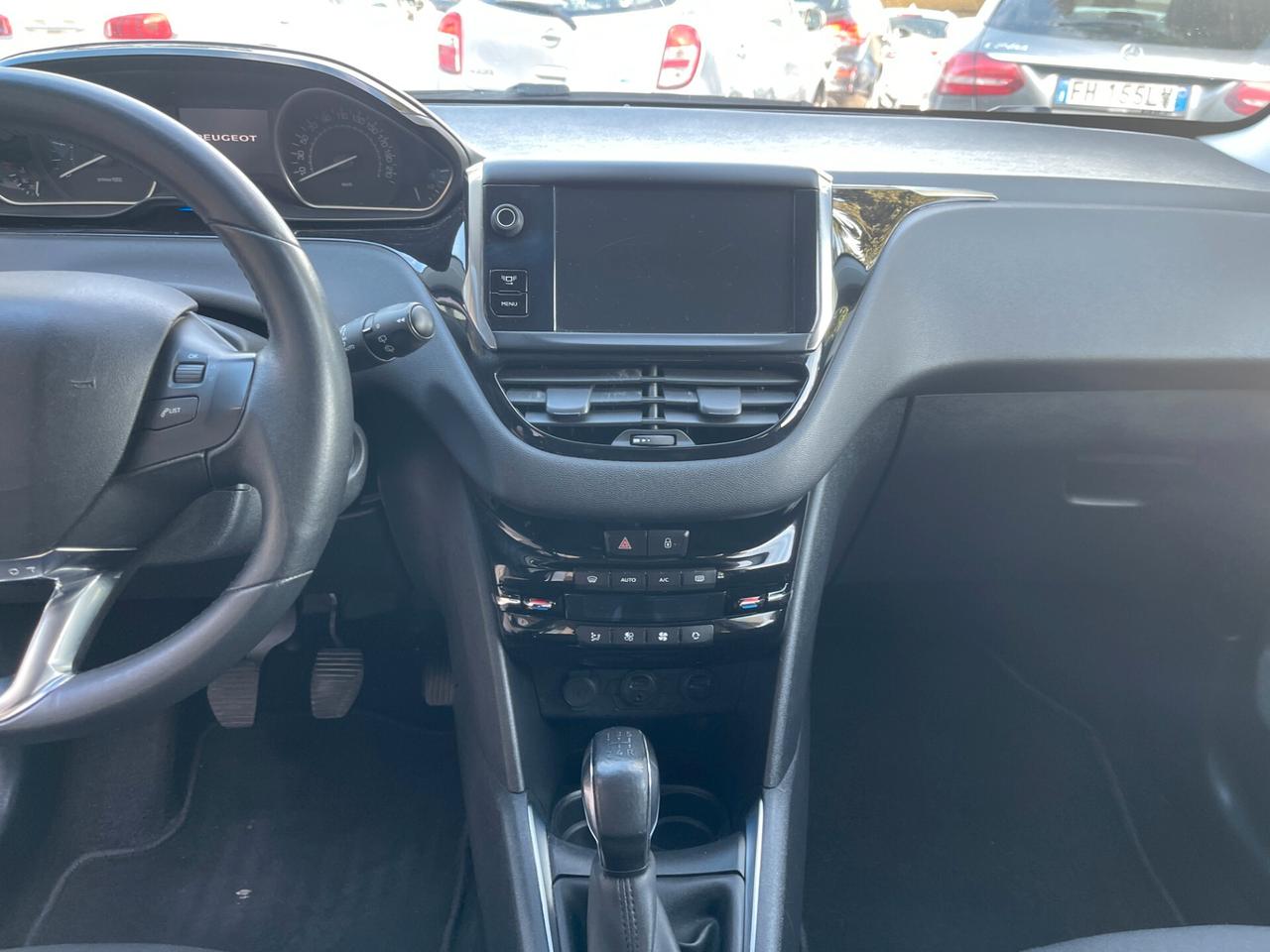 Peugeot 208 1.4 HDi 68 CV 5 porte Business NEO PATENTATI
