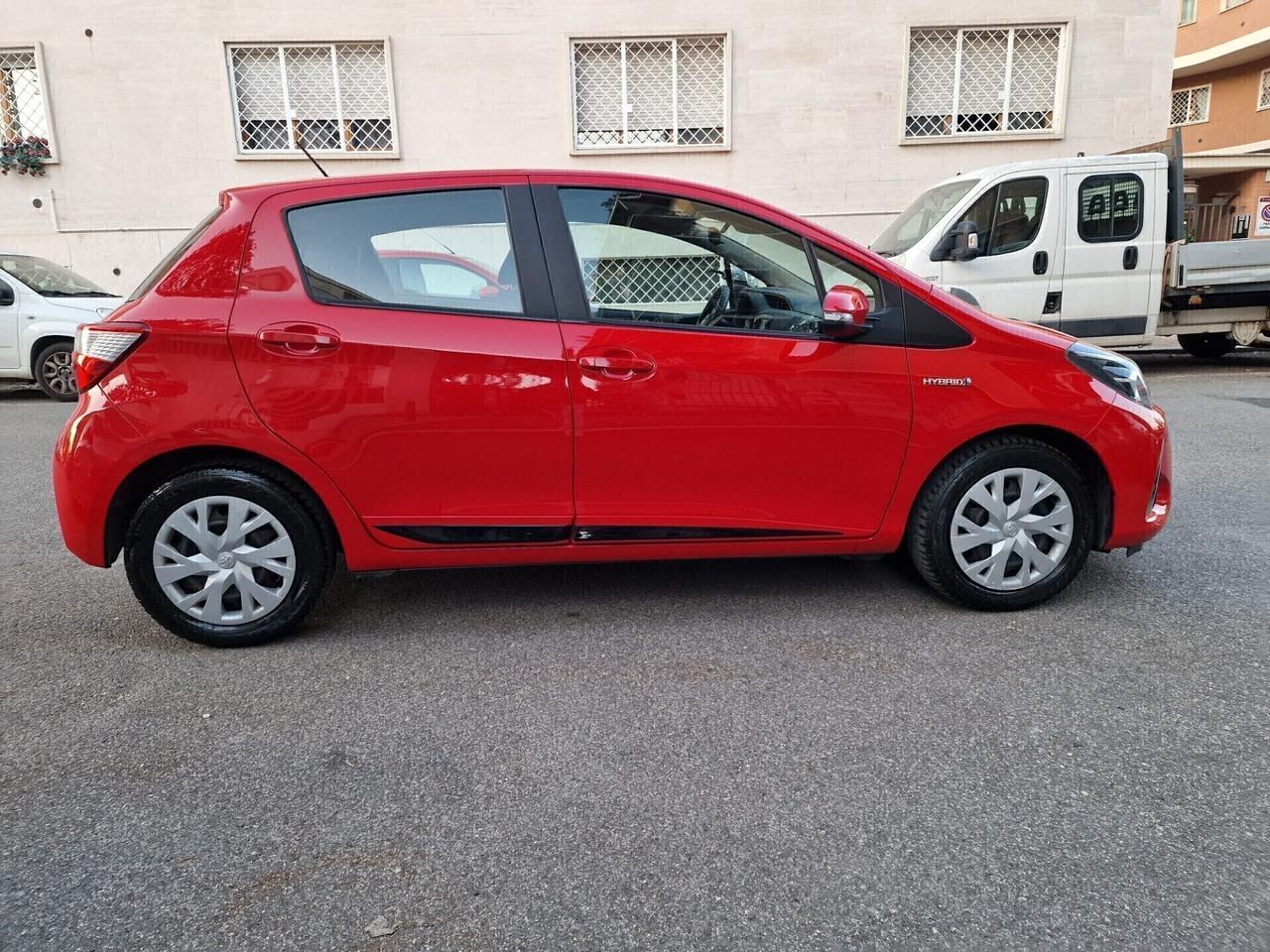 Toyota Yaris 1.5 Hybrid 5 porte Ok neopatentati