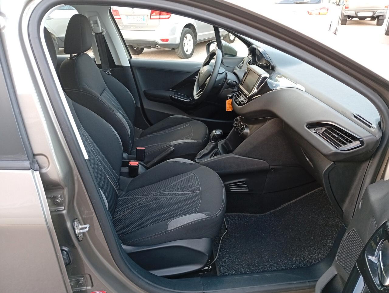 Peugeot 208 PureTech 82 5 porte Allure