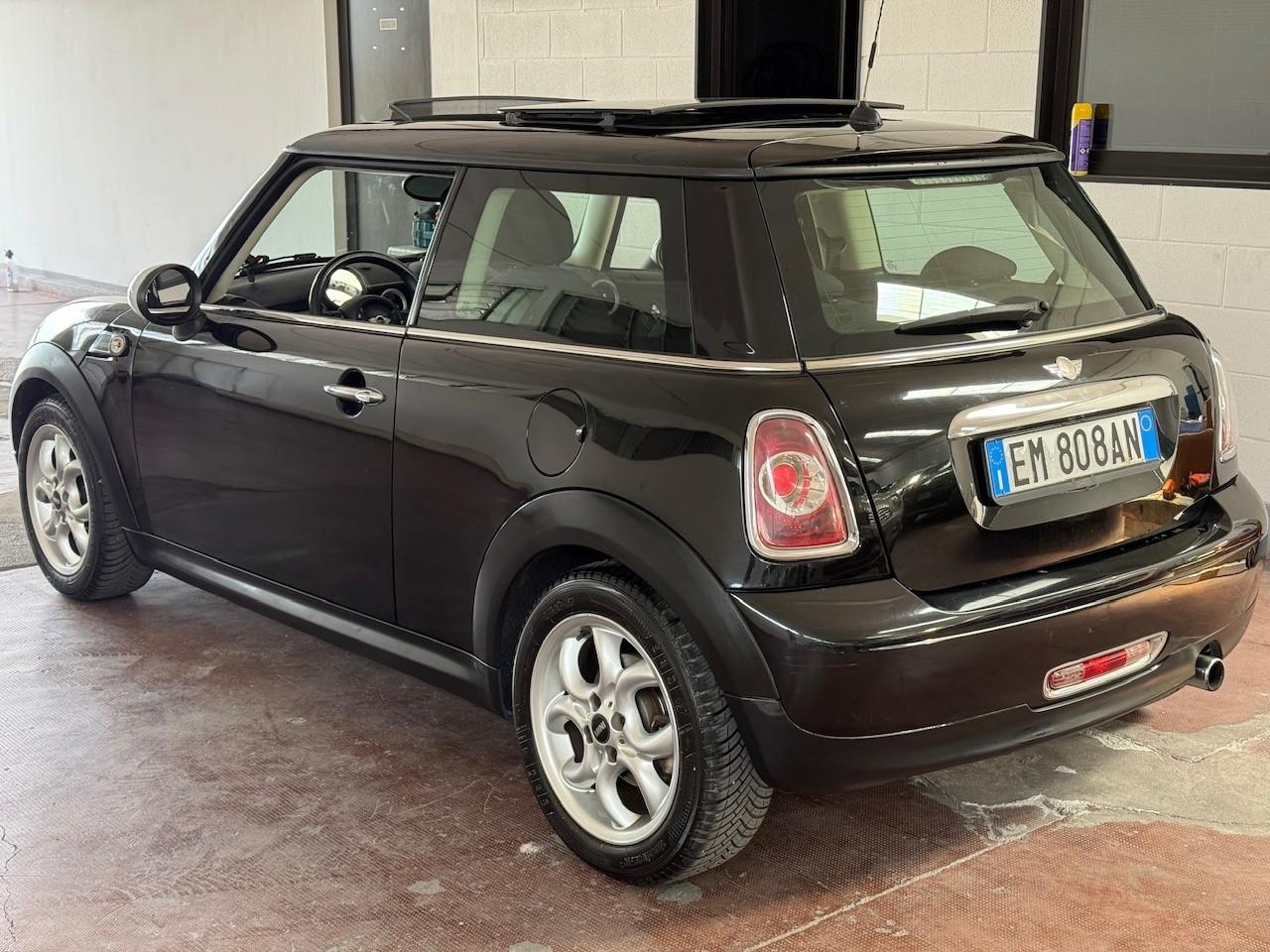 Mini Mini 1.6 16V One (72kW)