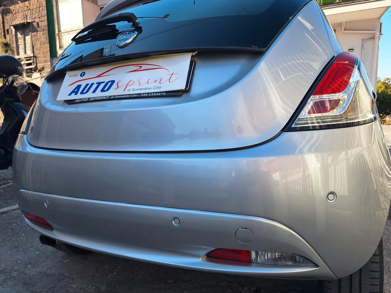 Lancia Ypsilon 1.2 69 CV 5 porte GPL Ecochic Silver
