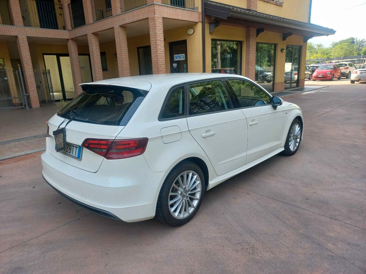 Audi A3 SPB 1.6 TDI Business S-LINE