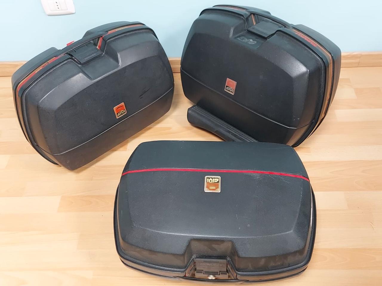 Honda VFR 750 F (iscritta asi) +3 bauletti Givi