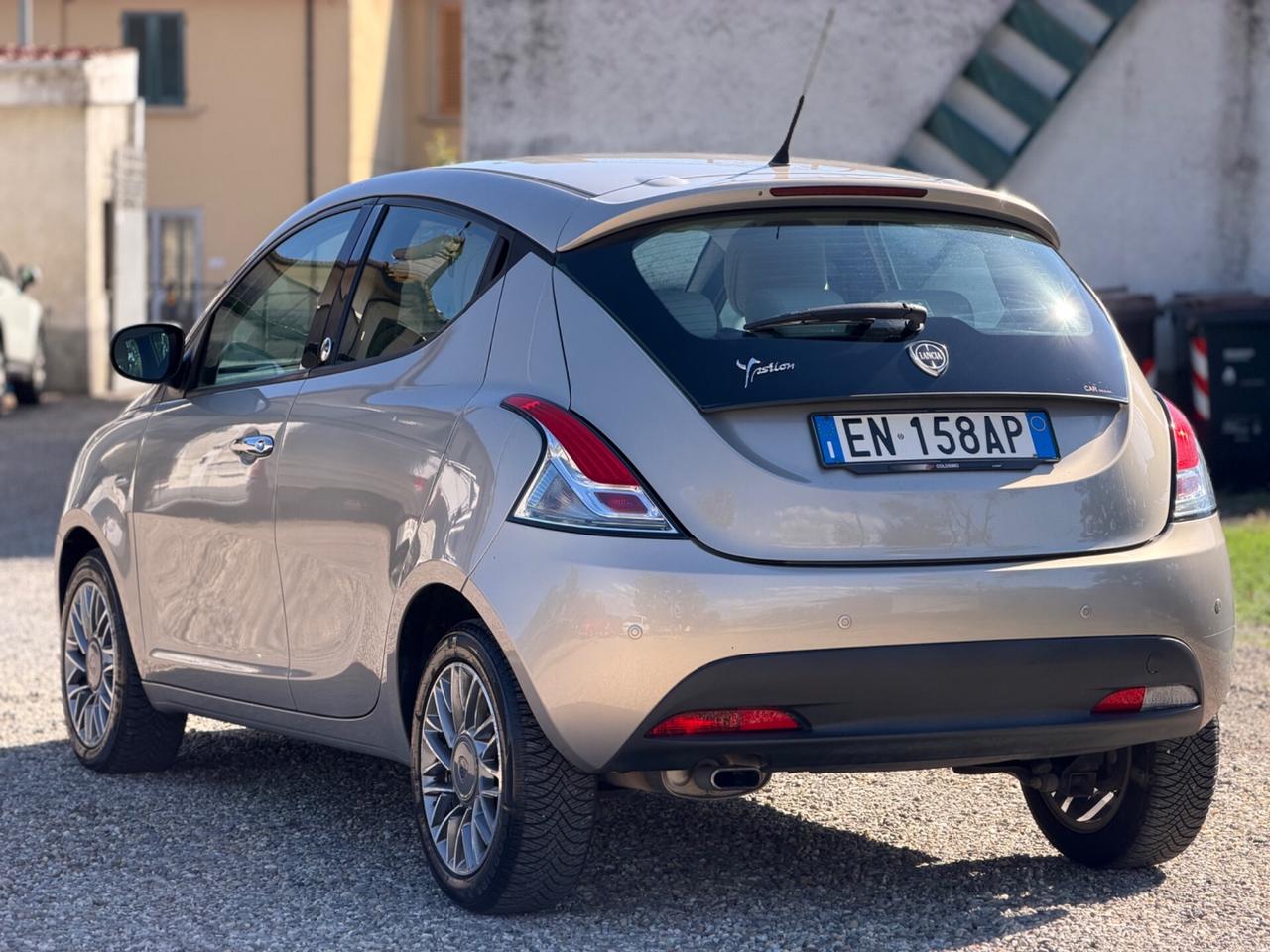 Lancia Ypsilon 1.2 69 CV 5 porte GPL Ecochic Gold