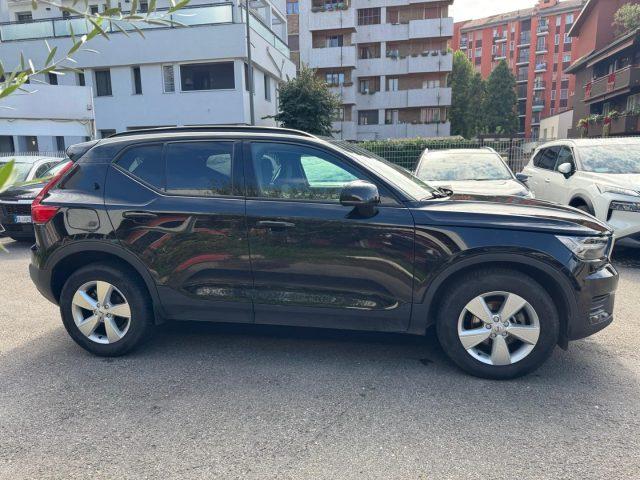 VOLVO XC40 T2 Geartronic Momentum Core