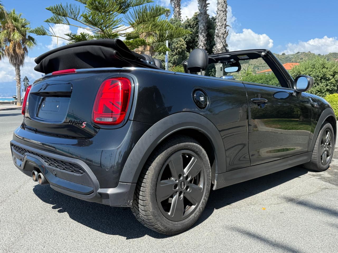 Mini 2.0 Cooper S Cabrio Yours Trim