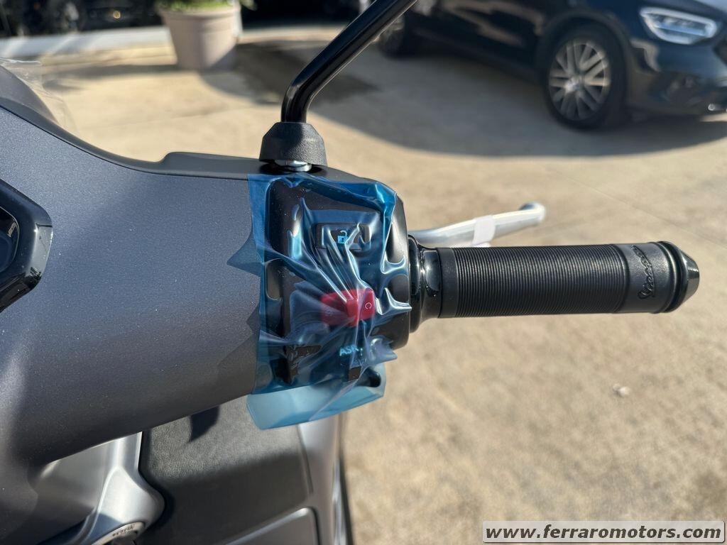 VESPA GTS SUPER SPORT NUOVA PRONTA CONSEGNA