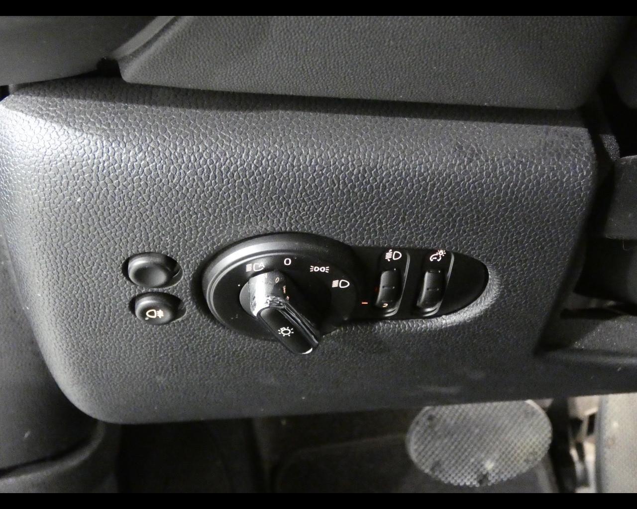 MINI Mini 5 porte (F55) - Mini 1.5 Cooper Classic 5 porte