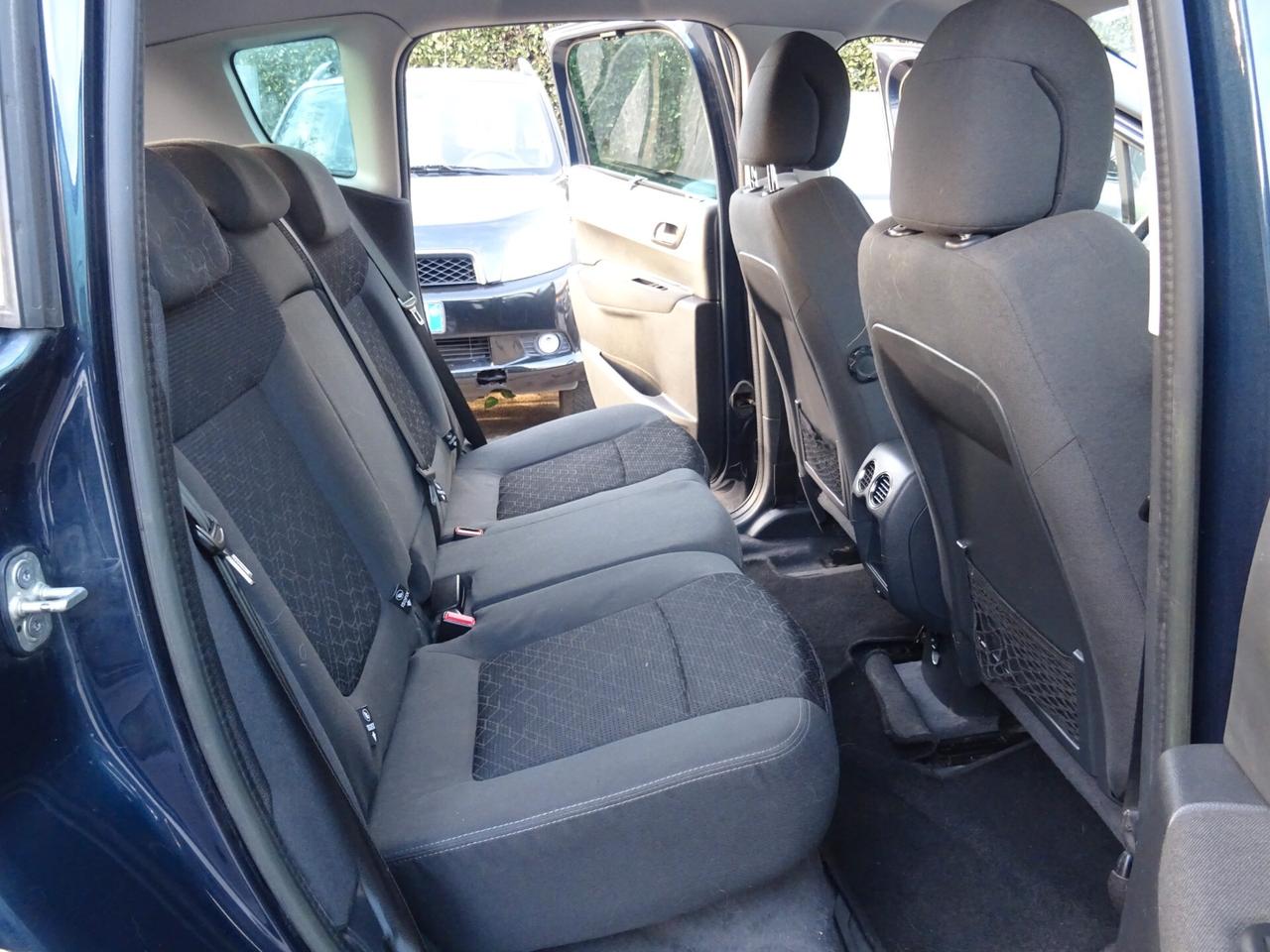 Peugeot 3008 1.6 HDi 115CV Business