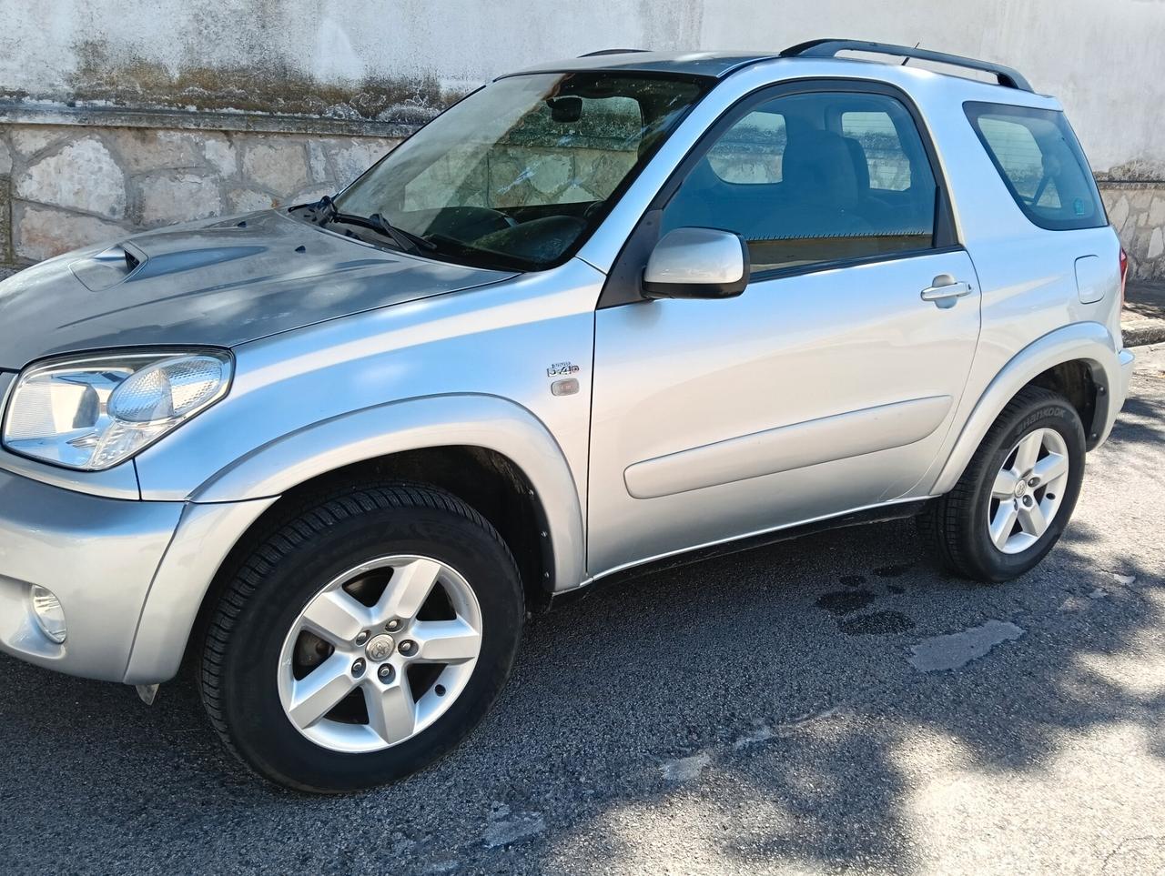 Toyota RAV 4 RAV4.com 2.0 Tdi D-4D cat 3 porte Sol VETRINA