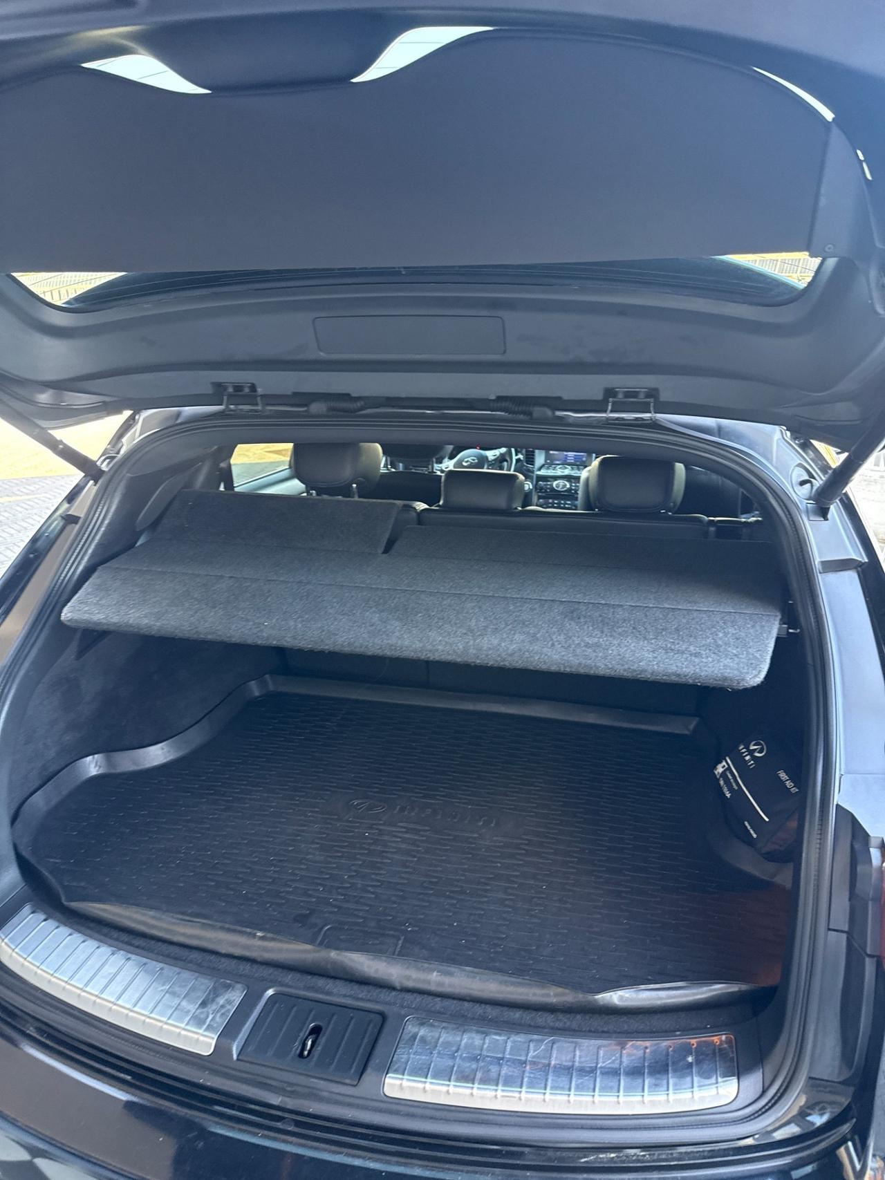 Infiniti QX70 3.0 diesel V6 AT S Design