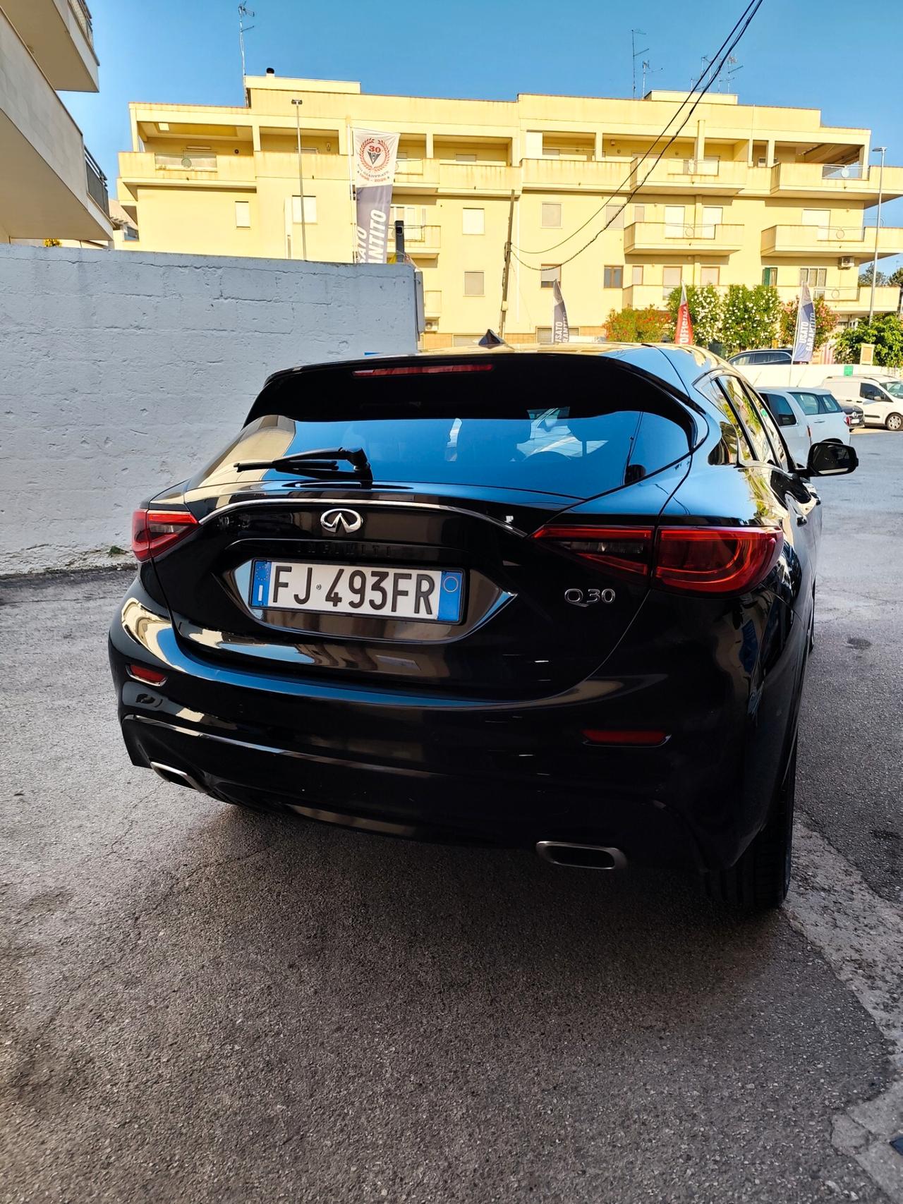 Infiniti Q30 1.5 diesel DCT Business Executive
