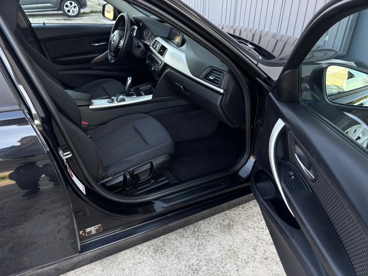 Bmw 318d Touring Business aut. Garanzia 12 mesi