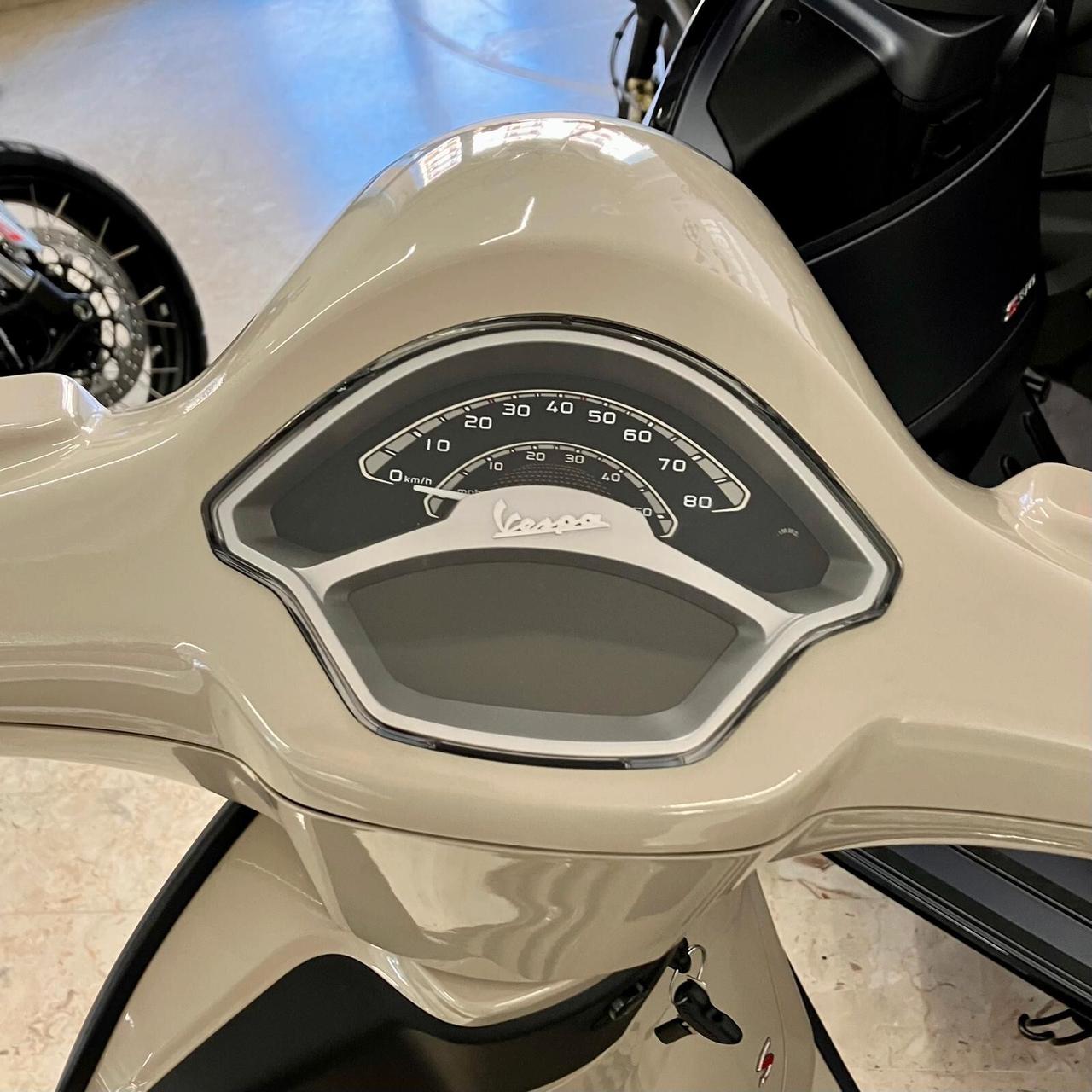 Vespa 50 Primavera Sport