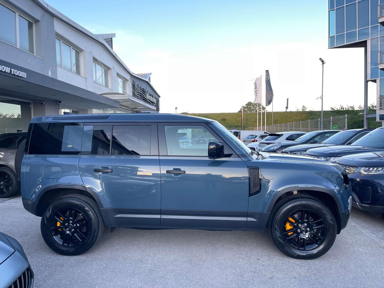 Land Rover Defender Defender 110 3.0d i6mhev HSE awd 250cv 6 POSTI