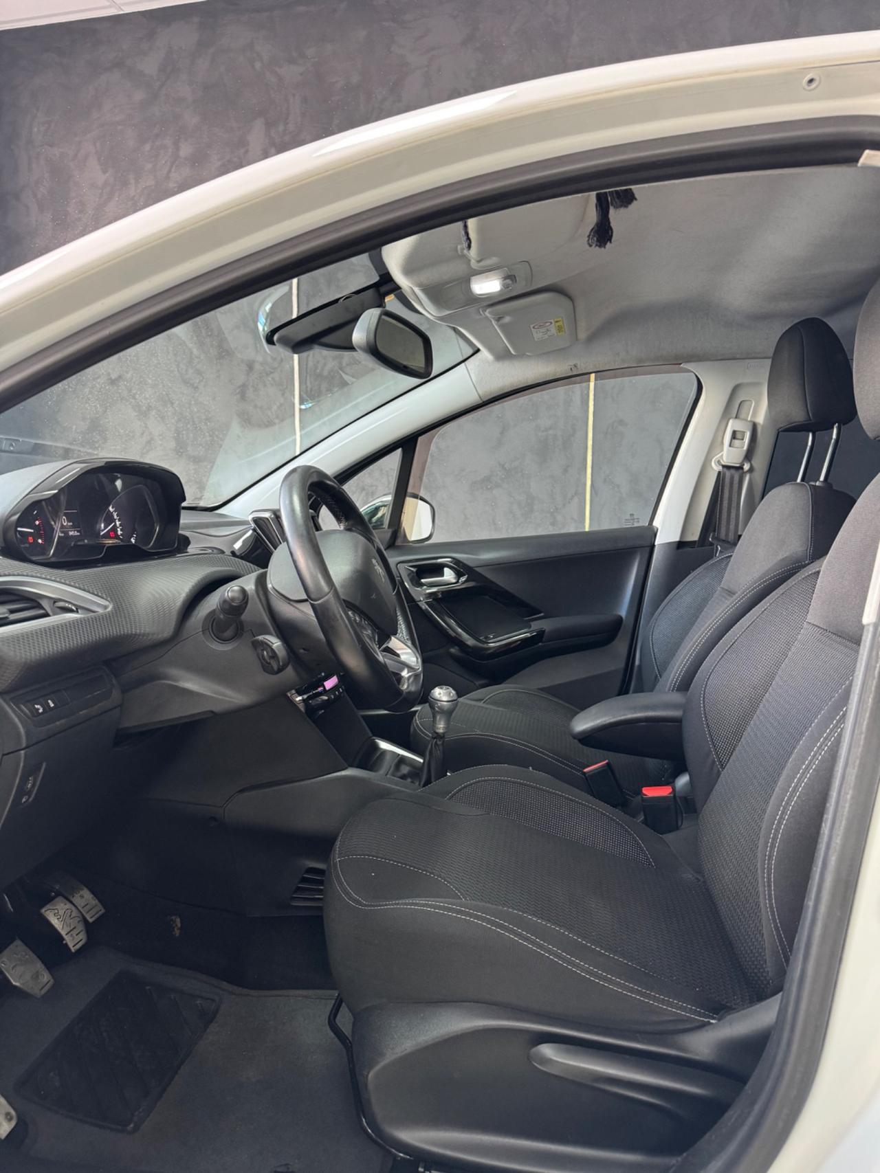 Peugeot 208 BlueHDi 100 5 porte Allure