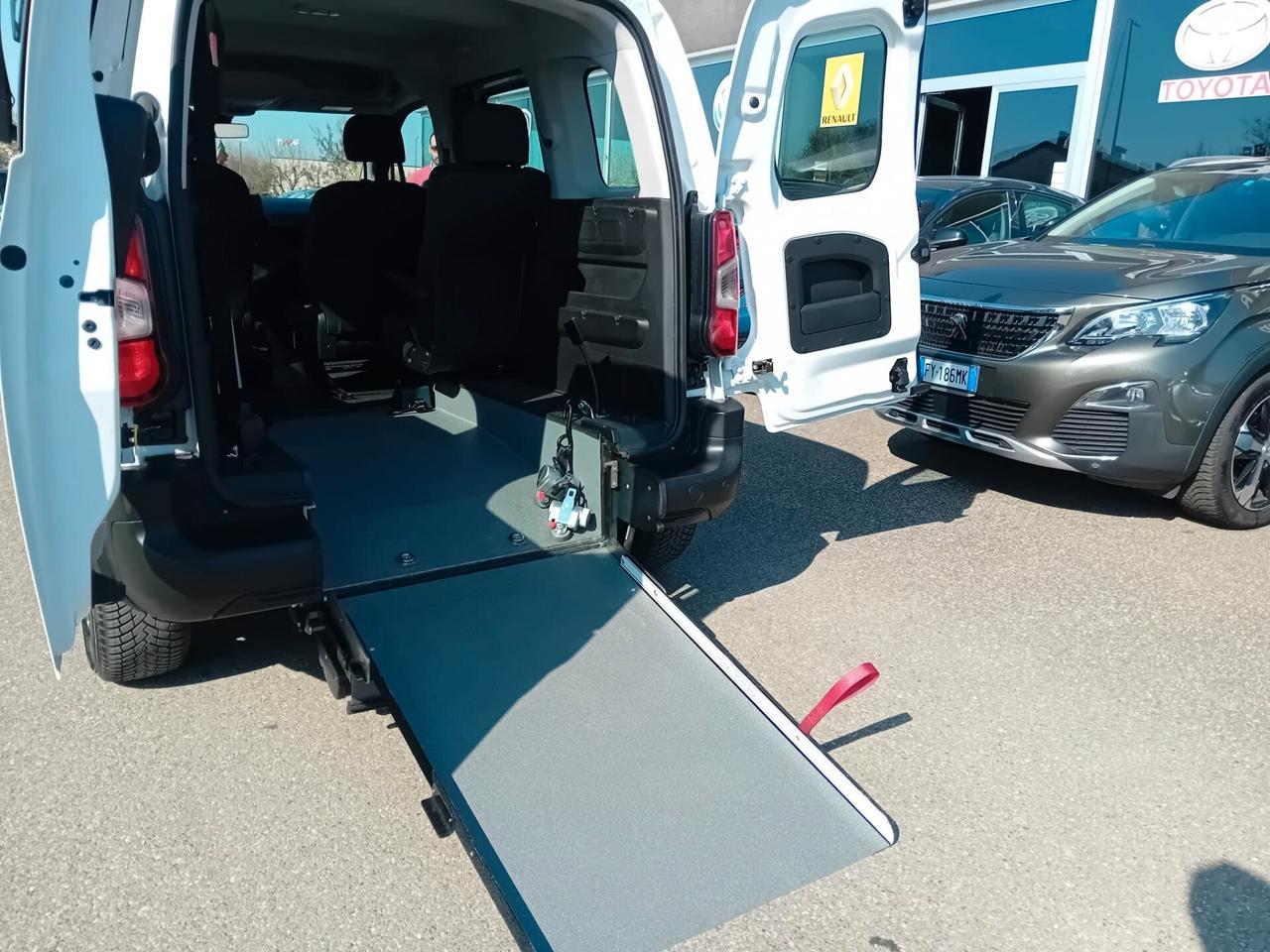 Peugeot Rifter 1.2 110CV E6 CON PEDANA TRASPORTO DISABIL