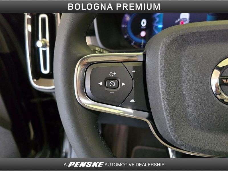 Volvo XC40 XC40 B3 automatico Plus Dark