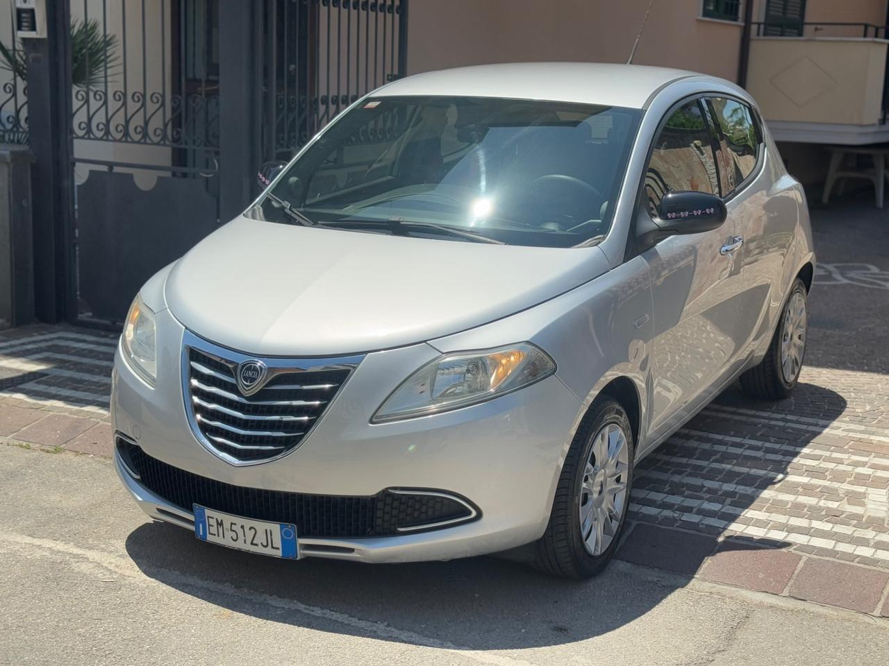 Lancia Ypsilon 1.2 69 CV 5 porte GPL Ecochic Gold