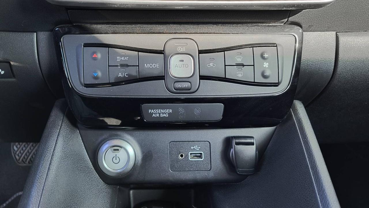 NISSAN Leaf II 2018 - Leaf Tekna 40kWh 150cv my19