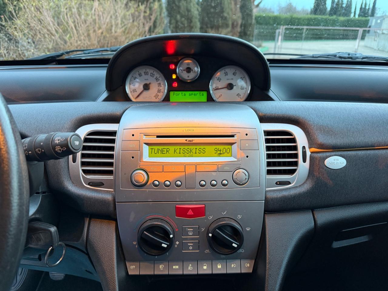 Lancia Ypsilon 1.3 MJT 75 CV (55kw)