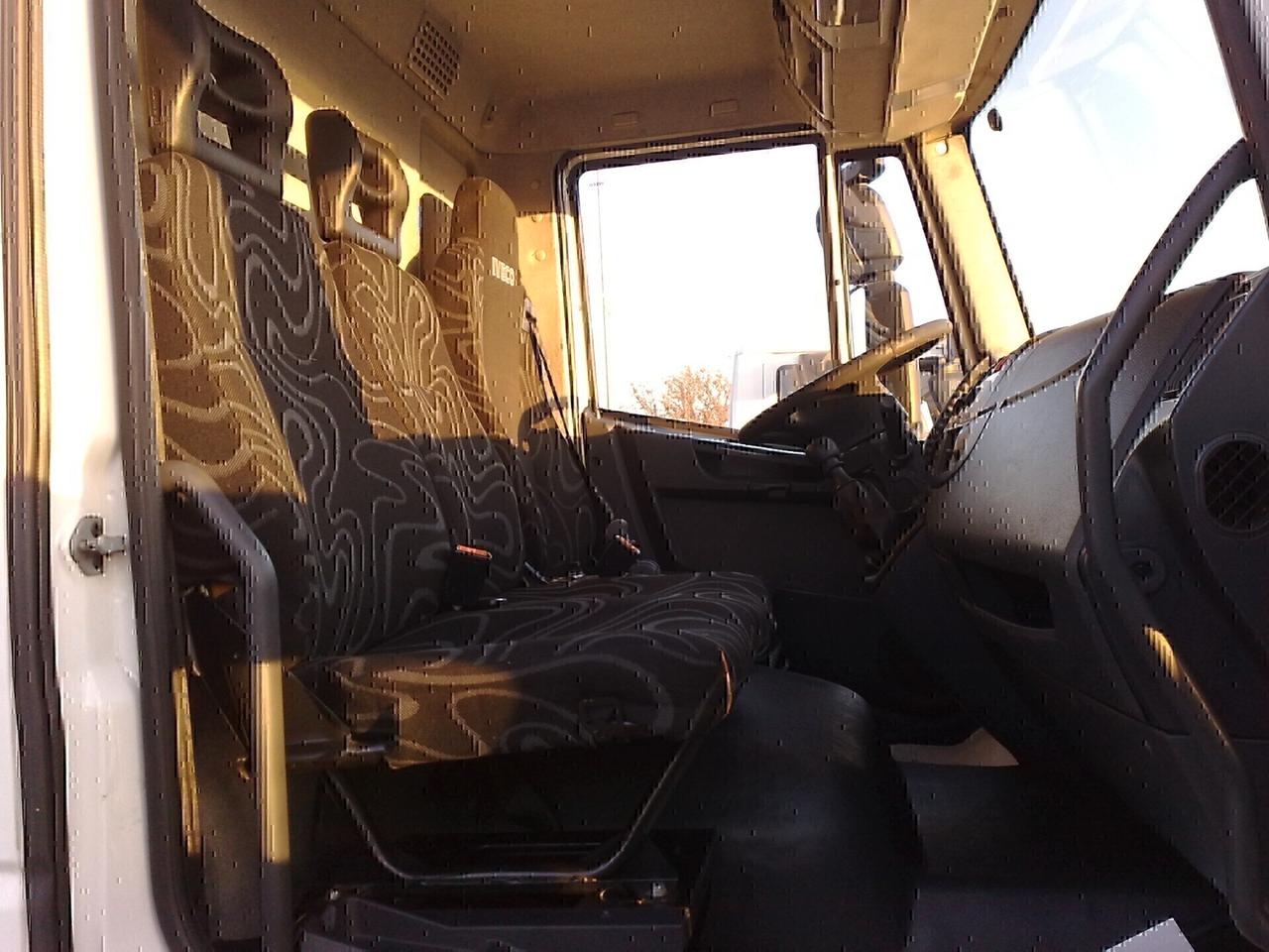 Iveco Eurocargo 75E18 Cassone fisso con grù - 2010