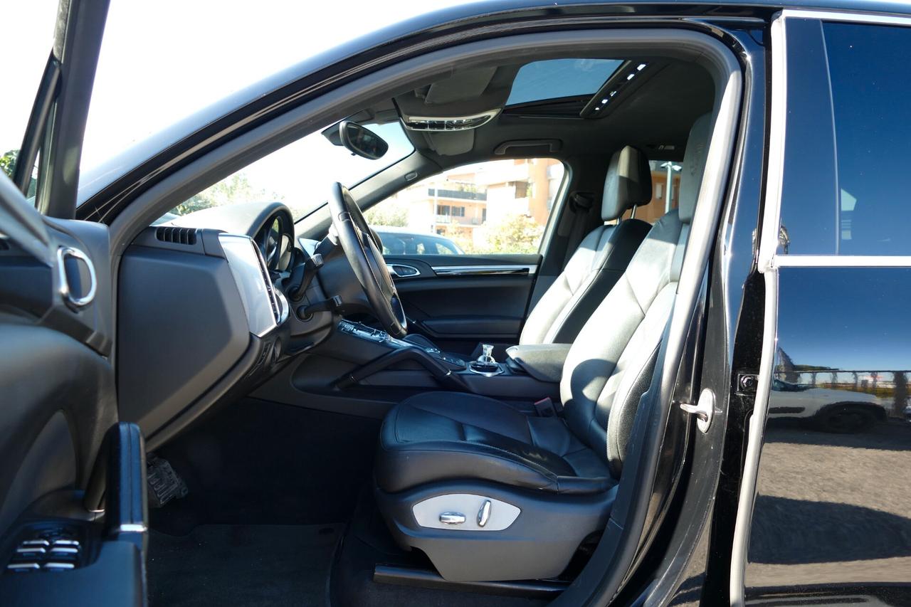 Porsche Cayenne 3.0 PANO KAMERA PELLE *20*