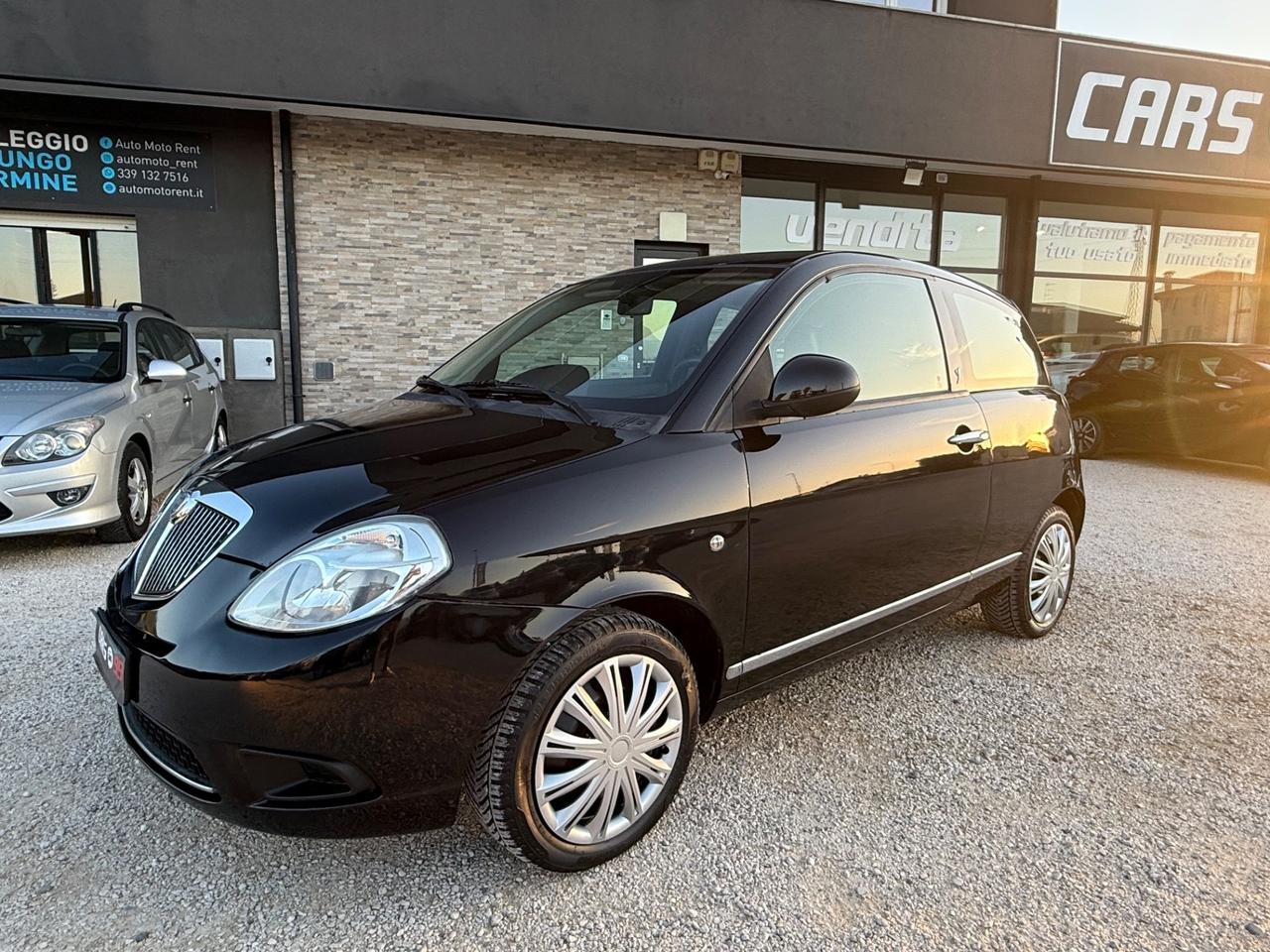 Lancia Ypsilon 1.2 69 CV Argento