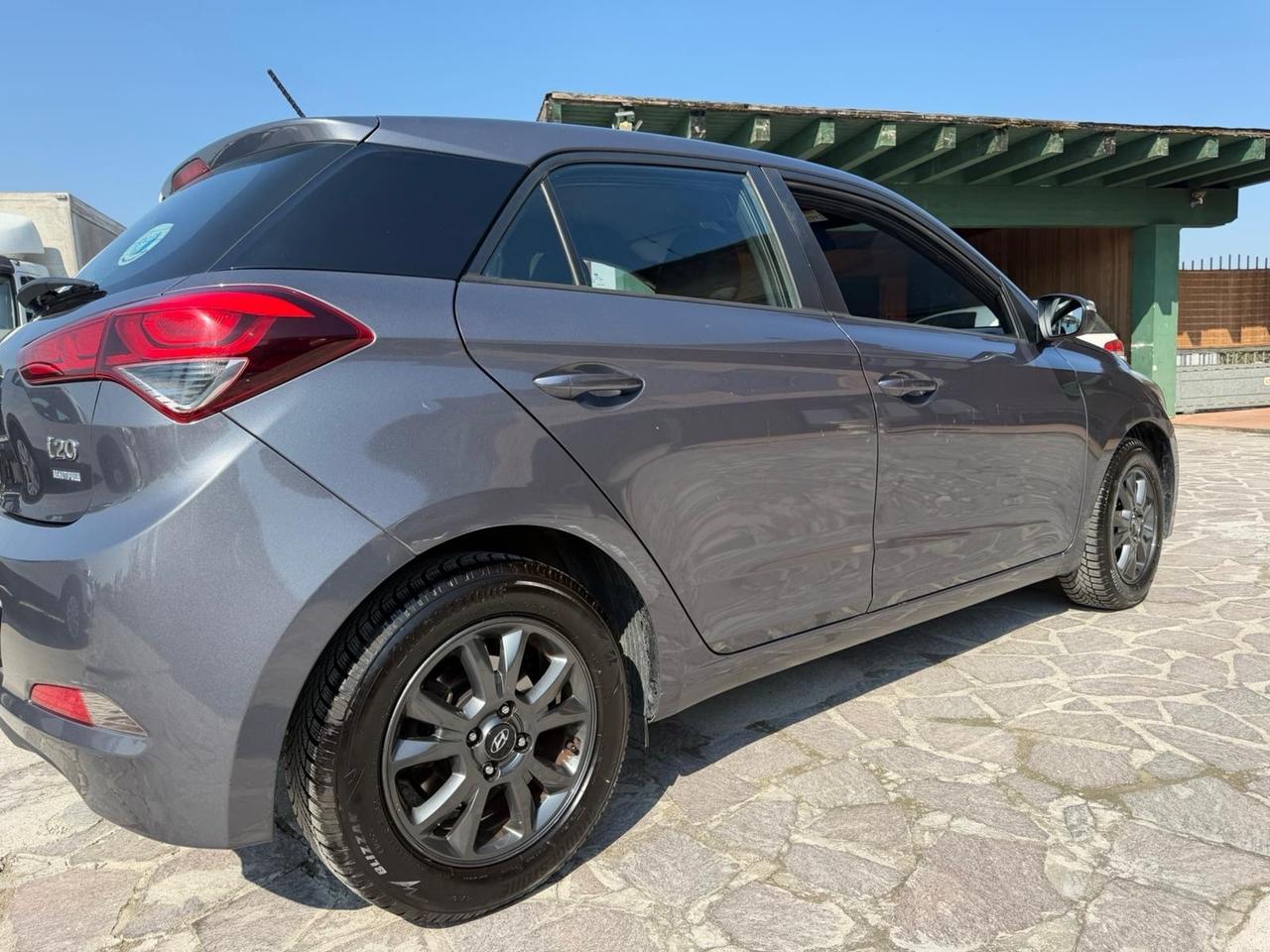 Hyundai i20 1.2 84 CV 5 porte Comfort neopatentati