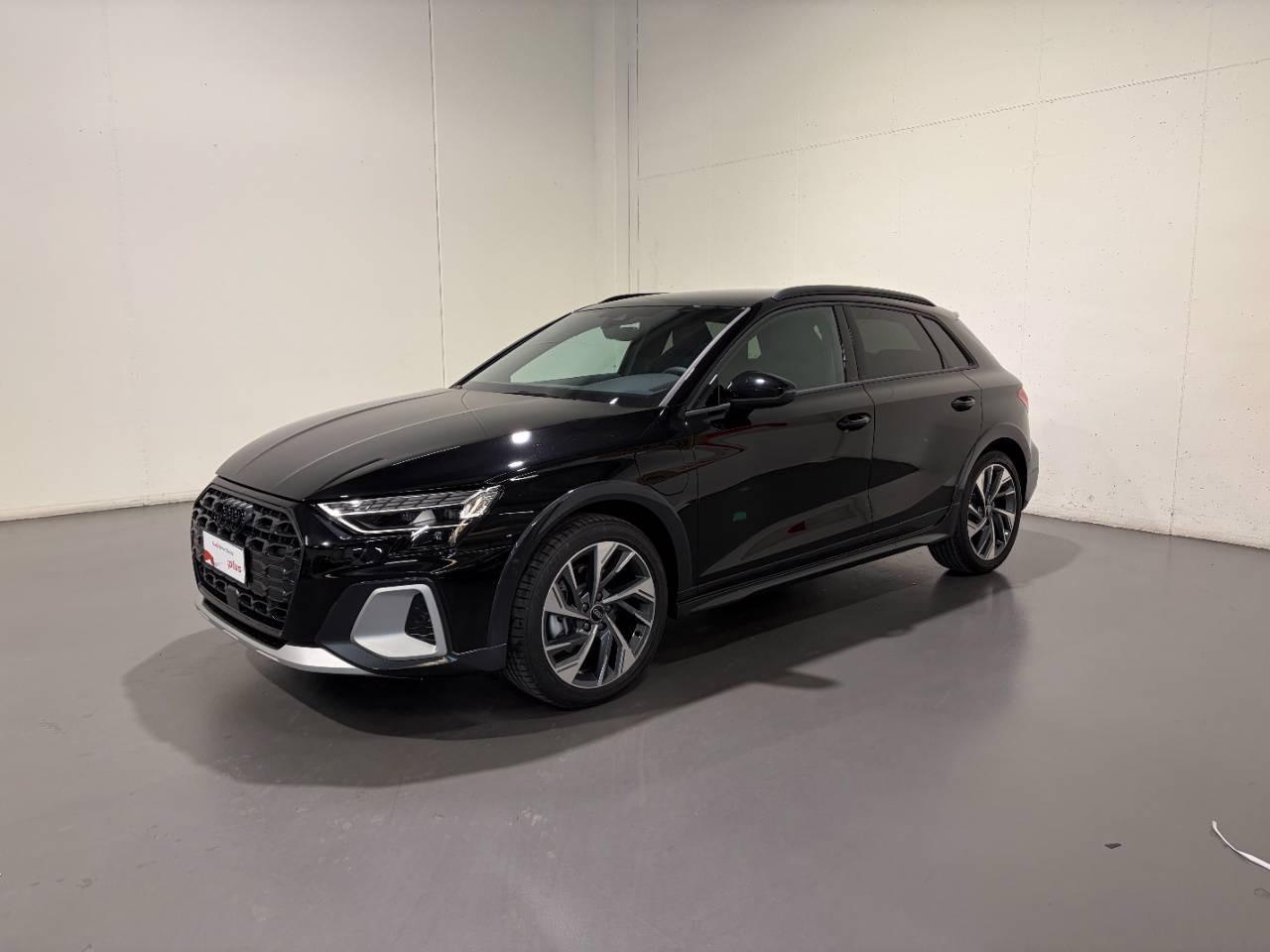 AUDI A3 ALLSTREET 40 TFSIe S-TRONIC IDENTITY CONTRAST