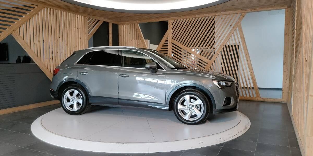 Audi Q3 35 2.0 tdi Business Advanced s-tronic