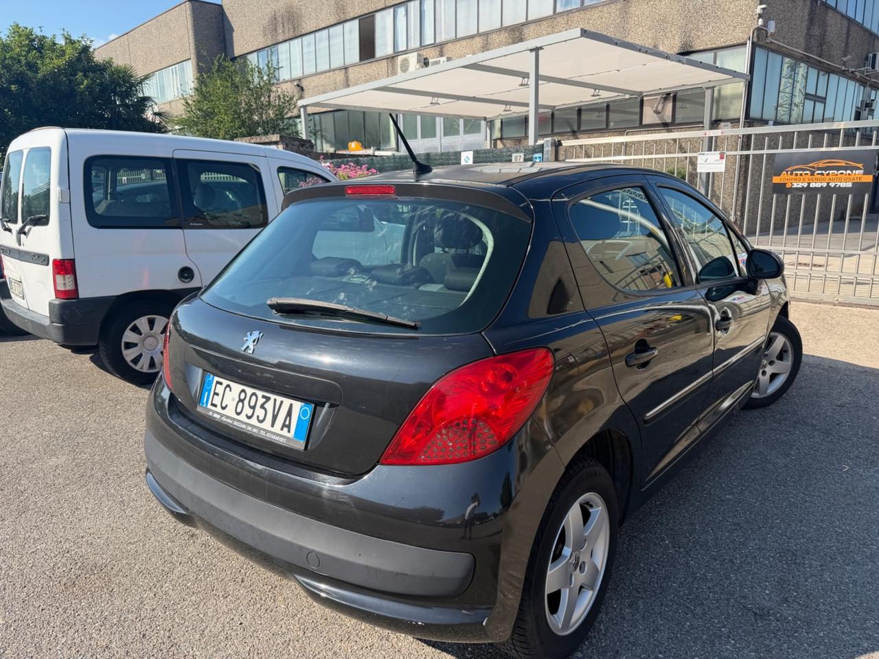 PEUGEOT 207 1.4 BENZINA EURO5 NEOPATENTATI