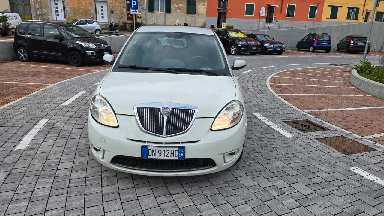 Lancia Ypsilon 1.2 Argento