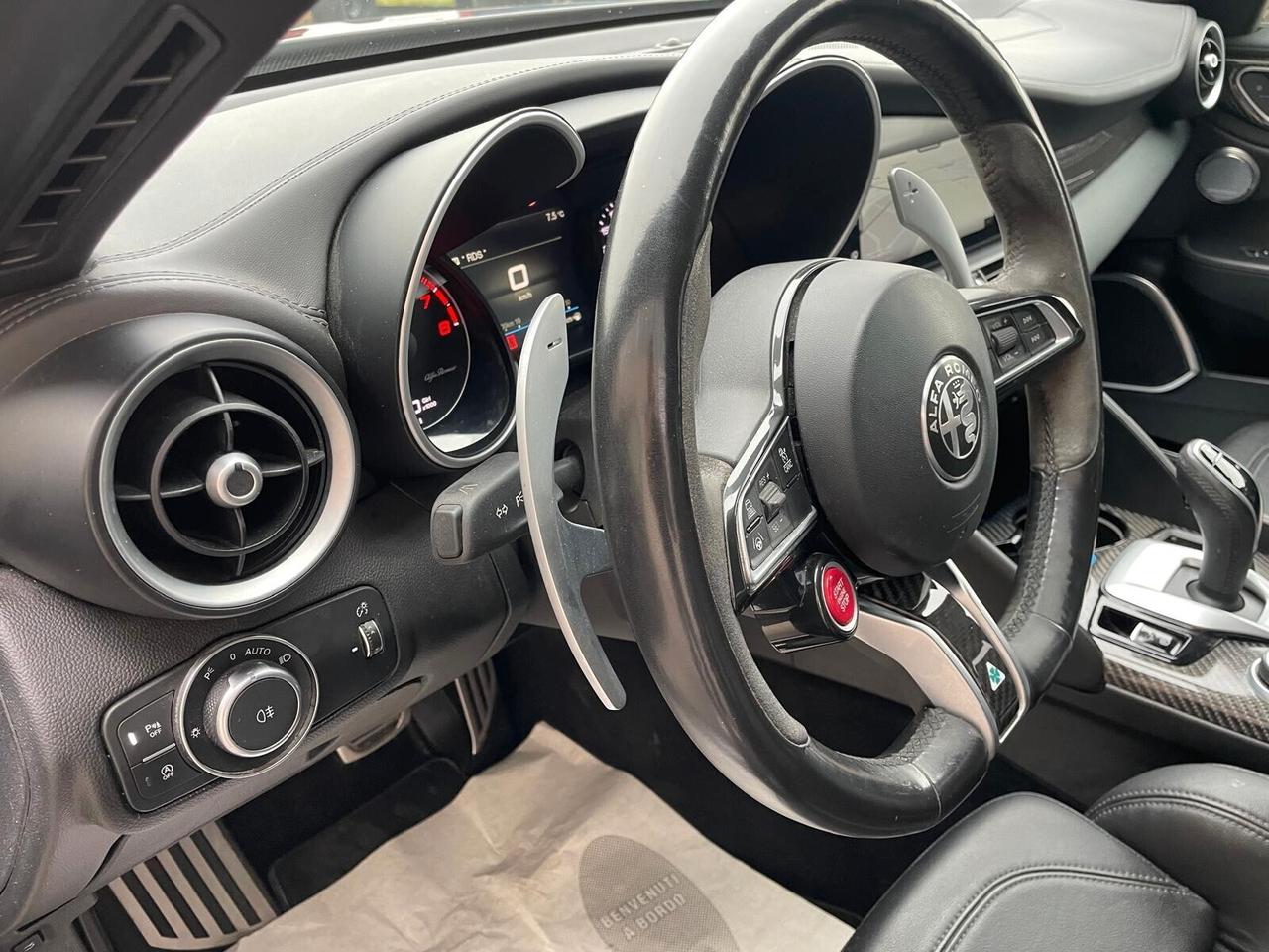 Alfa Romeo Giulia 2.9 V6 Bi-Turbo AT8 Quadrifoglio