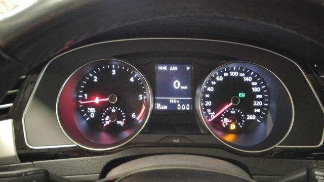 VOLKSWAGEN Passat Variant 1.6 TDI SCR DSG Business NAVI