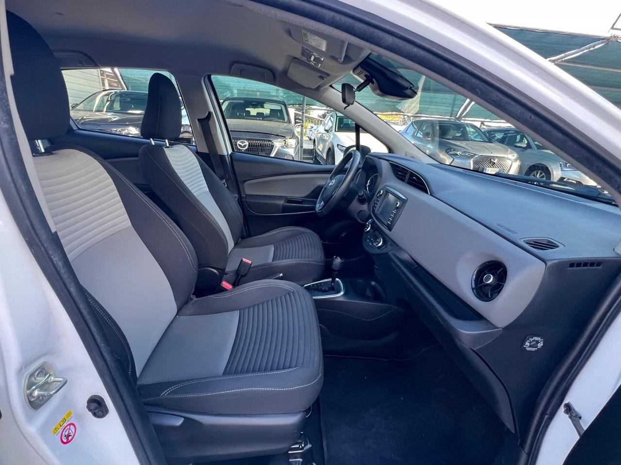 Toyota Yaris 1.5 Hybrid 5 porte Business