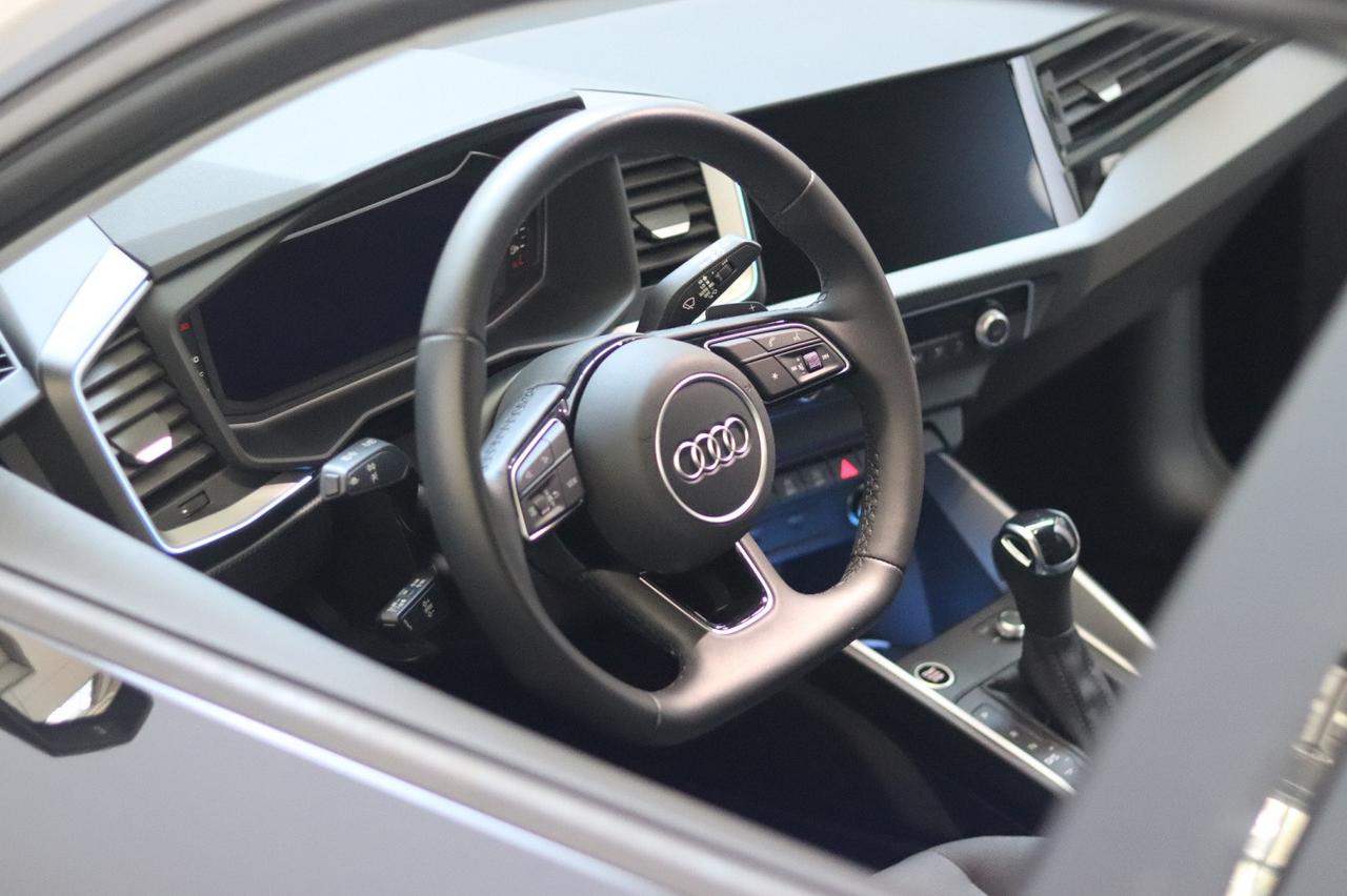 Audi A1 Sportback 30 Tfsi S-tronic S-line Black Identity