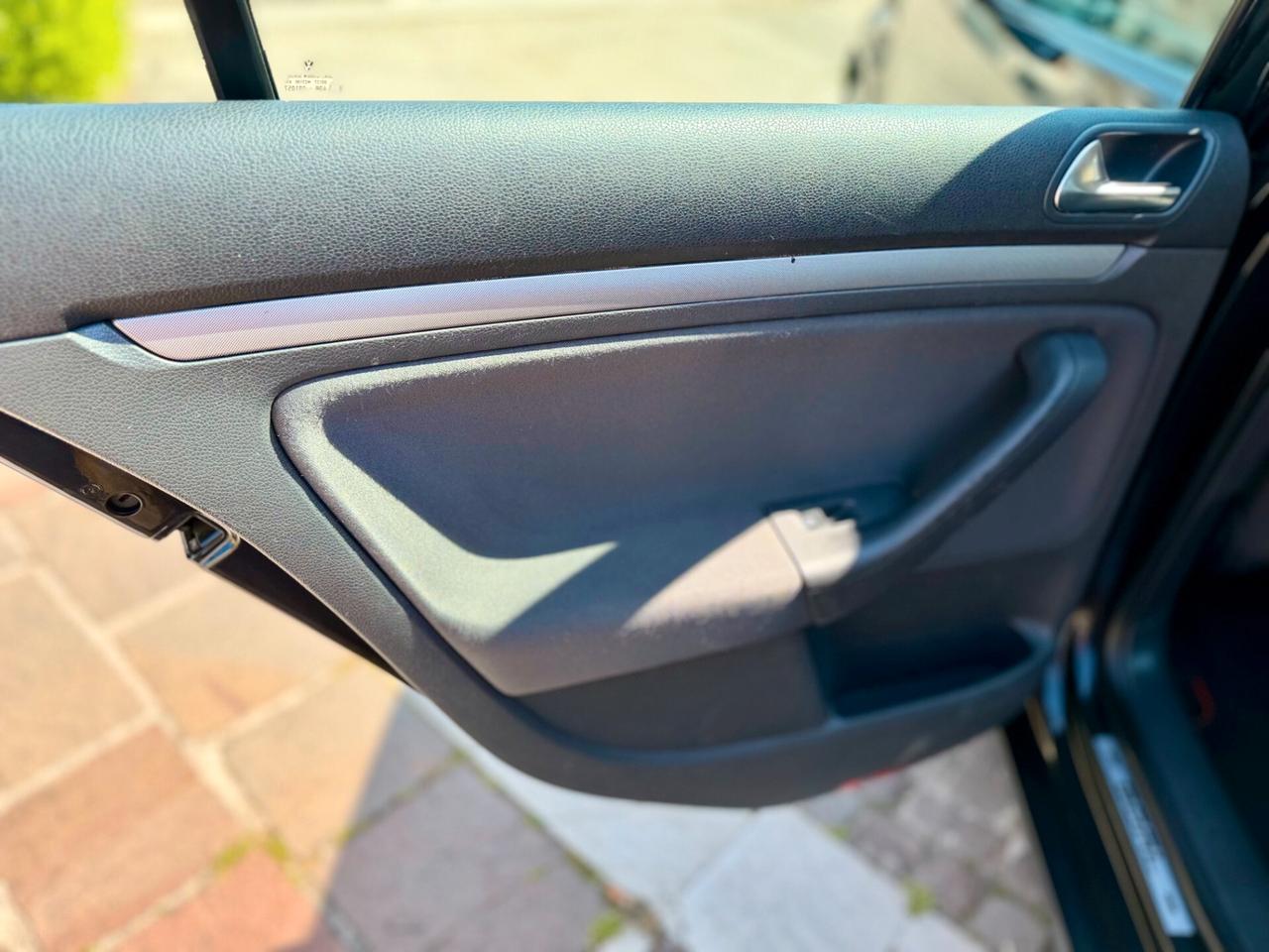 Volkswagen Golf Var. 1.9 TDI DPF Sportline