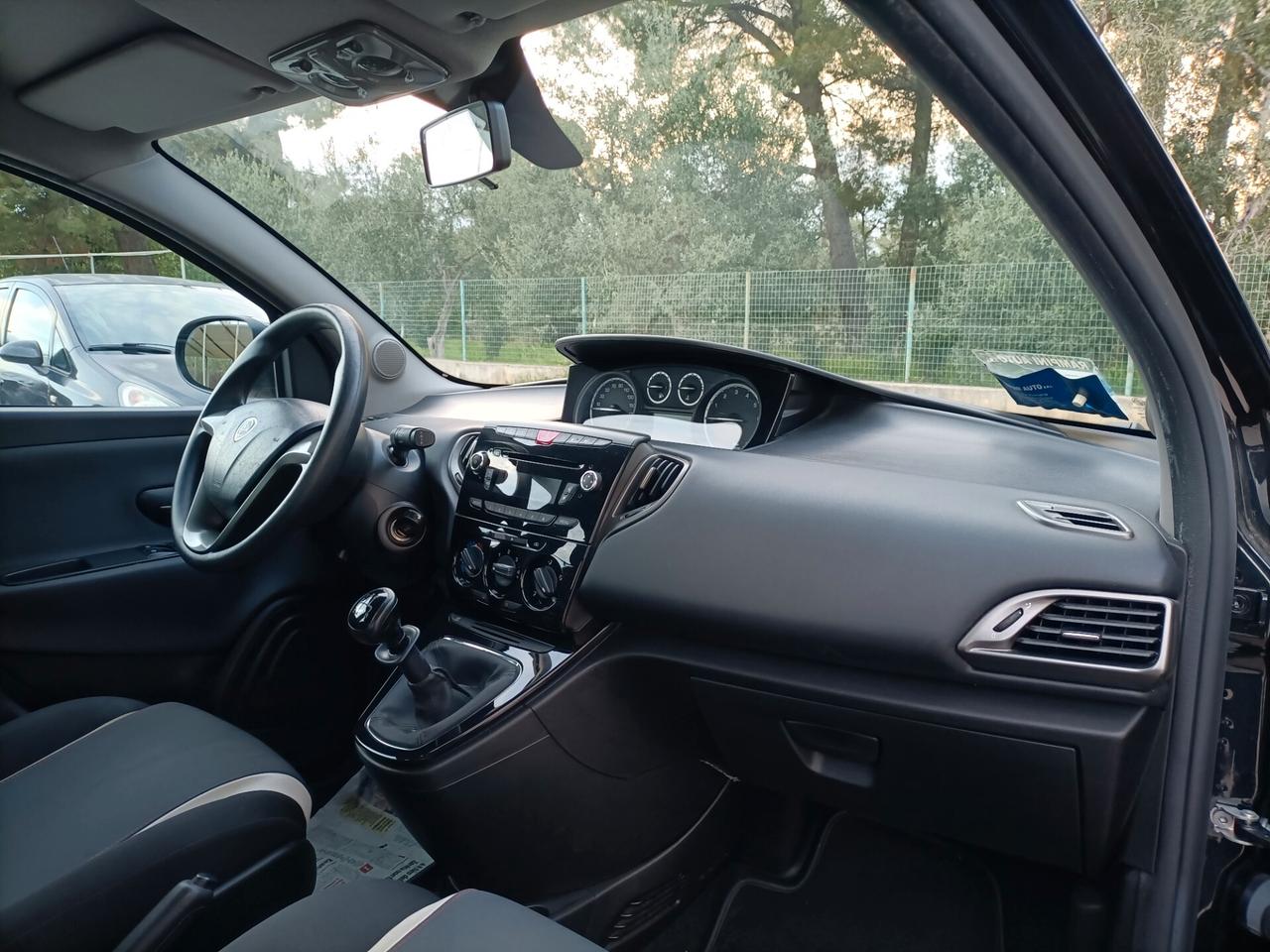 Lancia Ypsilon 0.9 TwinAir 85CV Ecochic Elefantino