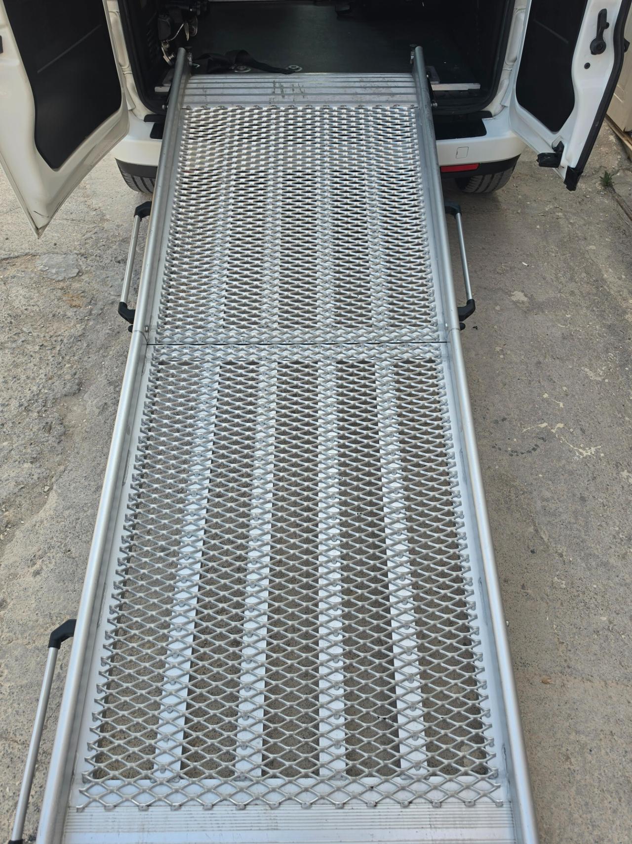 Fiat Doblò 1.6 MTJ 95CV Trasporto Disabili